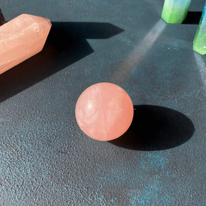 Pembe Kuvars Küre Taş